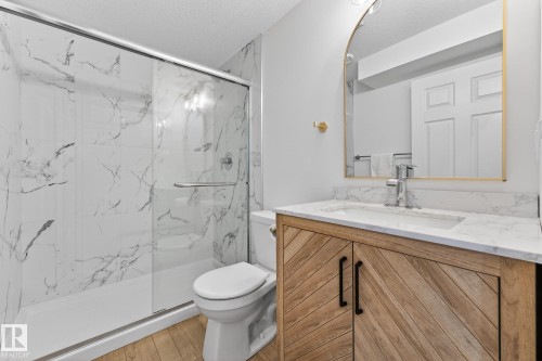 1015 East Bend, Edmonton, AB - Indoor Photo Showing Bathroom