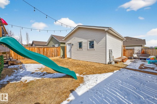 1015 East Bend, Edmonton, AB - Outdoor