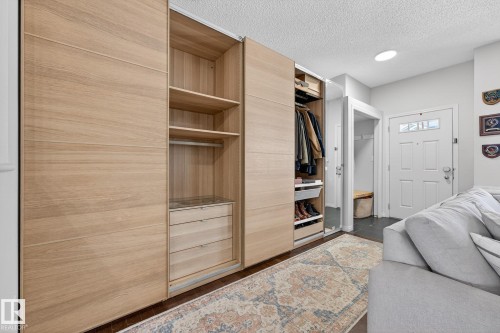 1015 East Bend, Edmonton, AB - Indoor