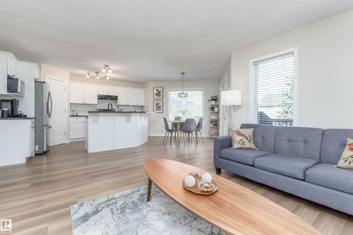 91 Appleton Crescent, Sherwood Park, AB - Indoor Photo Showing Living Room