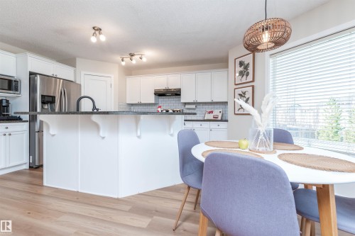 91 Appleton Crescent, Sherwood Park, AB - Indoor Photo Showing Kitchen