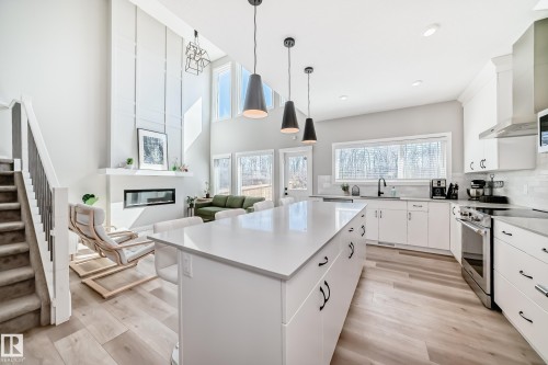 6259 175 Avenue, Edmonton, AB - Indoor Photo Showing Kitchen With Upgraded Kitchen