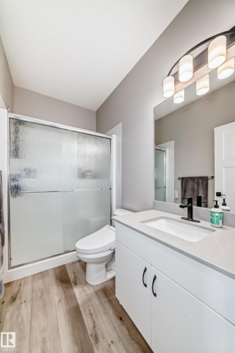 6259 175 Avenue, Edmonton, AB - Indoor Photo Showing Bathroom