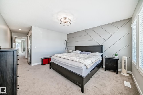 6259 175 Avenue, Edmonton, AB - Indoor Photo Showing Bedroom