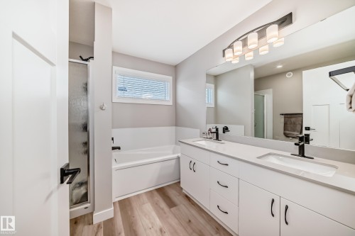 6259 175 Avenue, Edmonton, AB - Indoor Photo Showing Bathroom