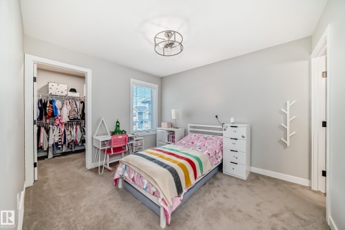 6259 175 Avenue, Edmonton, AB - Indoor Photo Showing Bedroom