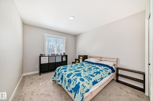 6259 175 Avenue, Edmonton, AB - Indoor Photo Showing Bedroom