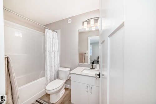 6259 175 Avenue, Edmonton, AB - Indoor Photo Showing Bathroom