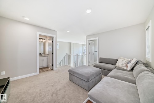 6259 175 Avenue, Edmonton, AB - Indoor Photo Showing Living Room