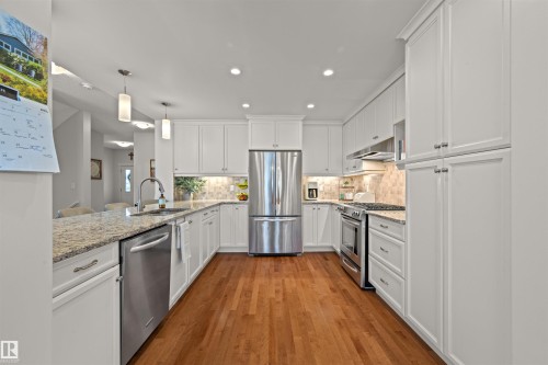12927 202 Street, Edmonton, AB - Indoor Photo Showing Kitchen With Upgraded Kitchen