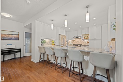 12927 202 Street, Edmonton, AB - Indoor Photo Showing Kitchen With Upgraded Kitchen