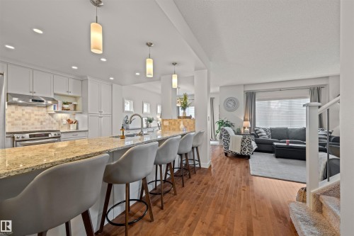12927 202 Street, Edmonton, AB - Indoor Photo Showing Kitchen With Upgraded Kitchen