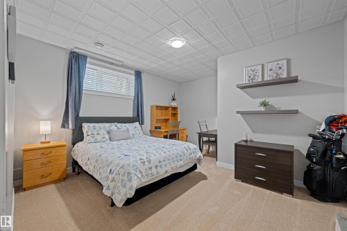 12927 202 Street, Edmonton, AB - Indoor Photo Showing Bedroom