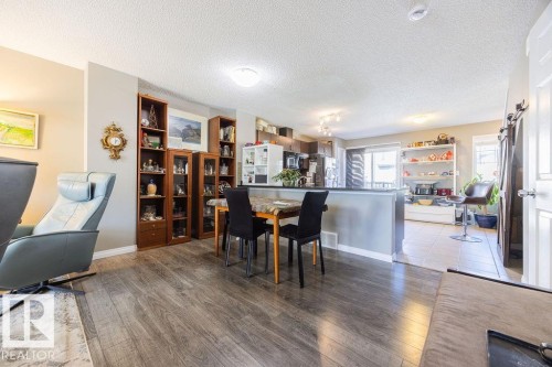 19 1030 Chappelle Boulevard, Edmonton, AB - Indoor Photo Showing Dining Room