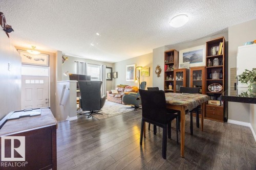 19 1030 Chappelle Boulevard, Edmonton, AB - Indoor Photo Showing Dining Room