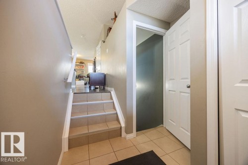 19 1030 Chappelle Boulevard, Edmonton, AB - Indoor Photo Showing Other Room