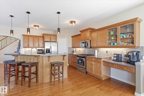 8027 3 Avenue, Edmonton, AB - Indoor Photo Showing Kitchen