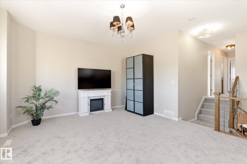 8027 3 Avenue, Edmonton, AB - Indoor