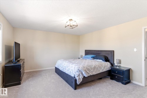 8027 3 Avenue, Edmonton, AB - Indoor Photo Showing Bedroom