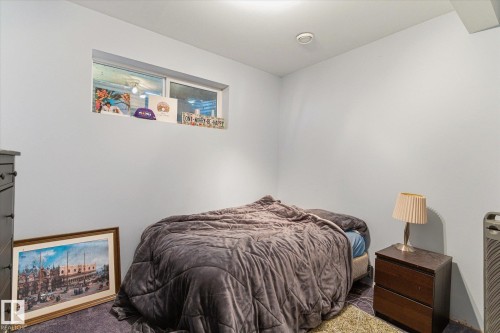 8027 3 Avenue, Edmonton, AB - Indoor Photo Showing Bedroom