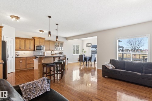 8027 3 Avenue, Edmonton, AB - Indoor
