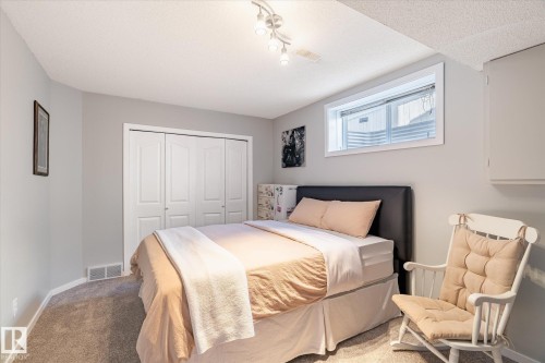 40 Dunfield Crescent, St. Albert, AB - Indoor Photo Showing Bedroom