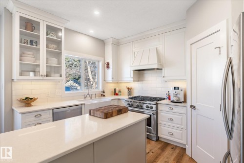 40 Dunfield Crescent, St. Albert, AB - Indoor Photo Showing Kitchen With Upgraded Kitchen