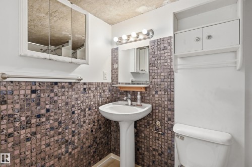 1805 10024 Jasper Avenue, Edmonton, AB - Indoor Photo Showing Bathroom