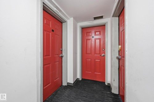 1805 10024 Jasper Avenue, Edmonton, AB - Indoor Photo Showing Other Room
