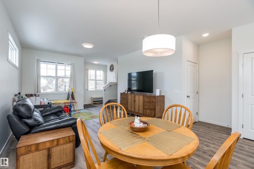 330 Edgemont Drive, Edmonton, AB - Indoor Photo Showing Dining Room