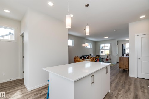 330 Edgemont Drive, Edmonton, AB - Indoor