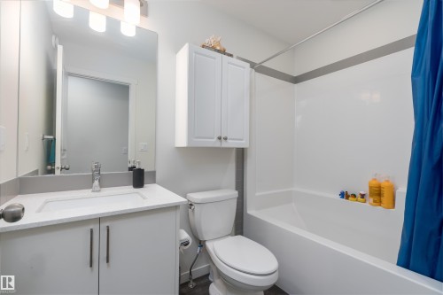 330 Edgemont Drive, Edmonton, AB - Indoor Photo Showing Bathroom