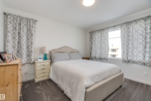 330 Edgemont Drive, Edmonton, AB - Indoor Photo Showing Bedroom