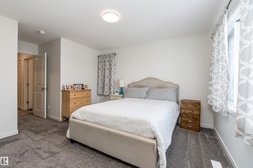 330 Edgemont Drive, Edmonton, AB - Indoor Photo Showing Bedroom