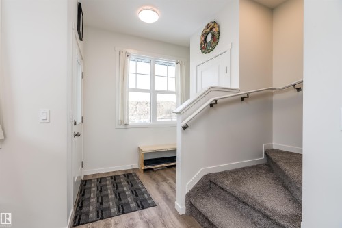 330 Edgemont Drive, Edmonton, AB - Indoor Photo Showing Other Room