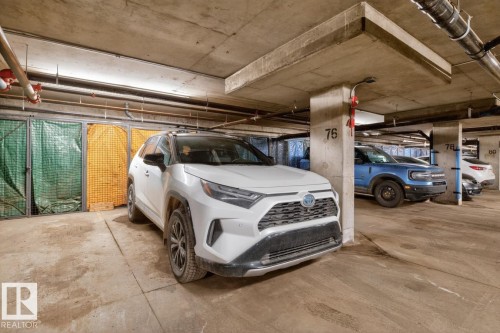 102 10811 72 Avenue, Edmonton, AB - Indoor Photo Showing Garage