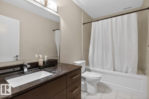 102 10811 72 Avenue, Edmonton, AB - Indoor Photo Showing Bathroom