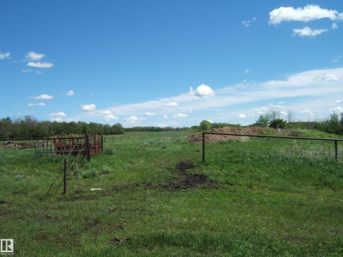 Image quality insufficient for description - 123064 Hwy 45, Rural Two Hills County, AB 