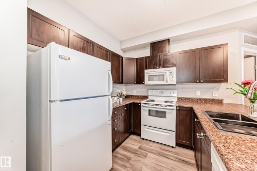105 4316 139 Avenue, Edmonton, AB - Indoor Photo Showing Kitchen With Double Sink