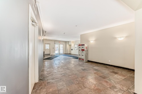 105 4316 139 Avenue, Edmonton, AB - Indoor Photo Showing Other Room