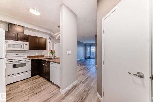 105 4316 139 Avenue, Edmonton, AB - Indoor Photo Showing Kitchen