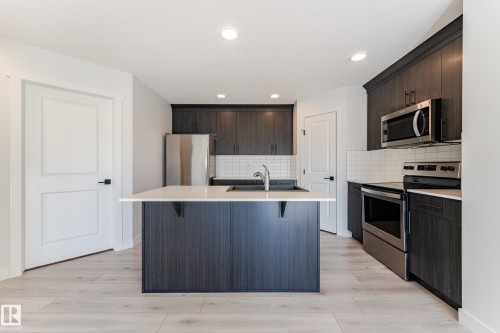 2653 196A, Edmonton, AB - Indoor Photo Showing Kitchen