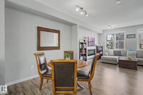 85 2803 James Mowatt Trail, Edmonton, AB - Indoor