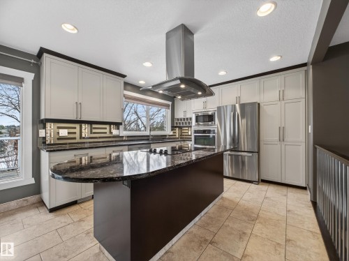 82 Mission Avenue, St. Albert, AB - Indoor Photo Showing Kitchen With Upgraded Kitchen