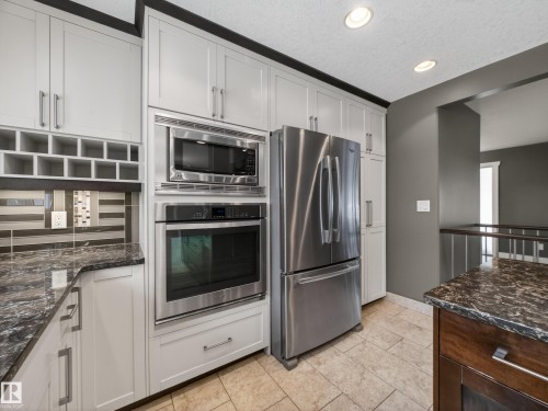 82 Mission Avenue, St. Albert, AB - Indoor Photo Showing Kitchen