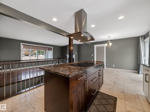 82 Mission Avenue, St. Albert, AB - Indoor Photo Showing Kitchen