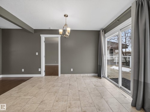 82 Mission Avenue, St. Albert, AB - Indoor Photo Showing Other Room