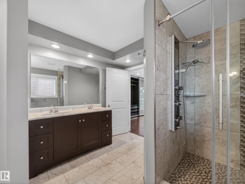82 Mission Avenue, St. Albert, AB - Indoor Photo Showing Bathroom
