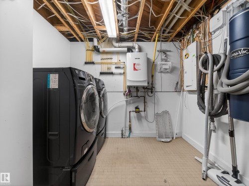 82 Mission Avenue, St. Albert, AB - Indoor Photo Showing Laundry Room