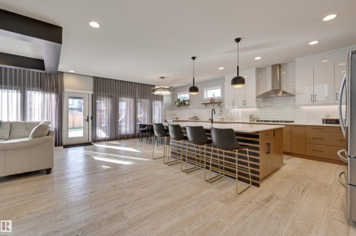 550 Eagleson Wynd, Edmonton, AB - Indoor Photo Showing Other Room